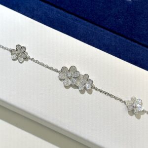 925 Sterling Silver Blossom Flower Bracelet Close Up