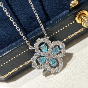 925 Sterling Silver Blue Stone Loop Clover Necklace Detail