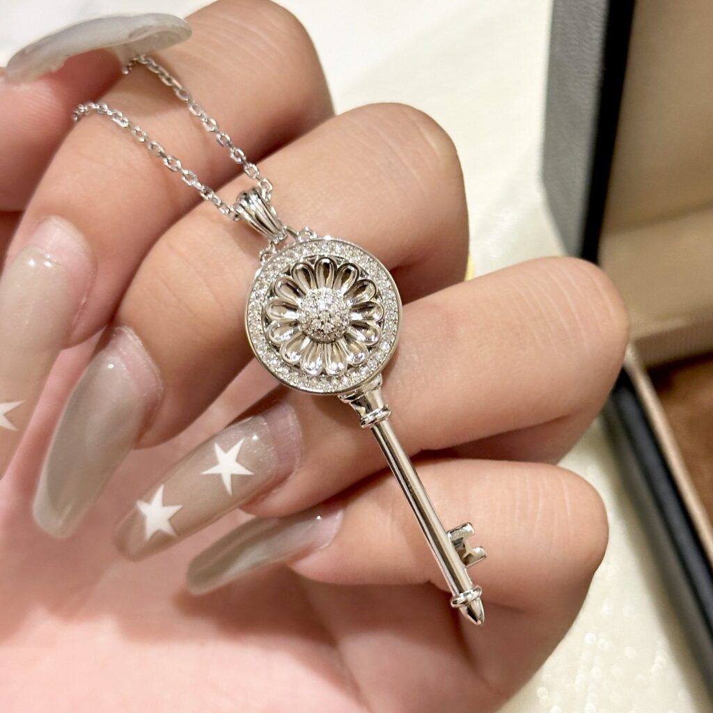 925 Sterling Silver Daisy Necklace Wholesale