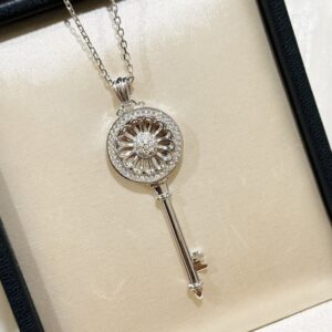 925 Sterling Silver Daisy Necklace Jewelry View