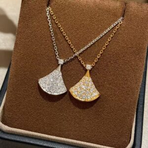 925 Sterling Silver Fan Shape Necklace Detail