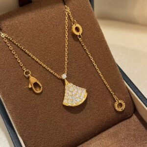 925 Sterling Silver Fan Shape Necklace Jewelry Display