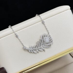 925 Sterling Silver Feather Necklace Detail