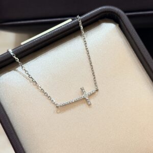 925 Sterling Silver Horizontal Cross Necklace Detail