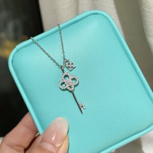 925 Sterling Silver Key Lock Necklace Detail