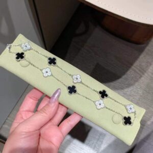 925 Sterling Silver Multi Motif Clover Necklace Detail