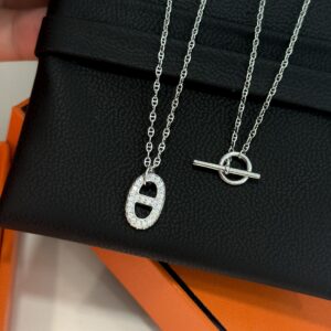 925 Sterling Silver Oval Link Necklace Close Up