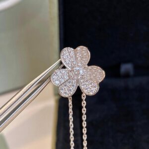 925 Sterling Silver Pave Clover Necklace Jewelry Display