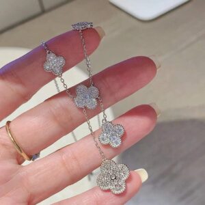 925 Sterling Silver Six Motif Clover Necklace Jewelry Display