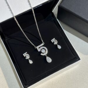 925 Sterling Silver Teardrop Necklace Set Jewelry Display