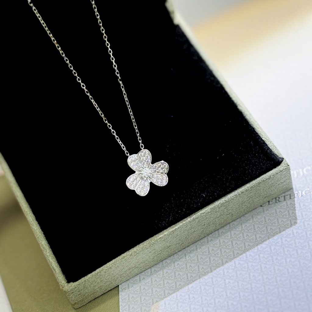 925 Sterling Silver Trefoil Clover Necklace Wholesale