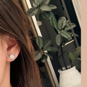 925 Sterling Silver Colorful Clover Stud Earrings Detail