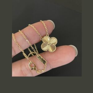 925 Sterling Silver Engraved Clover Necklace Detail