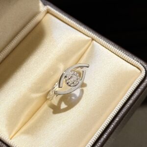925 Sterling Silver Eye Motif Smooth Ring Lifestyle View