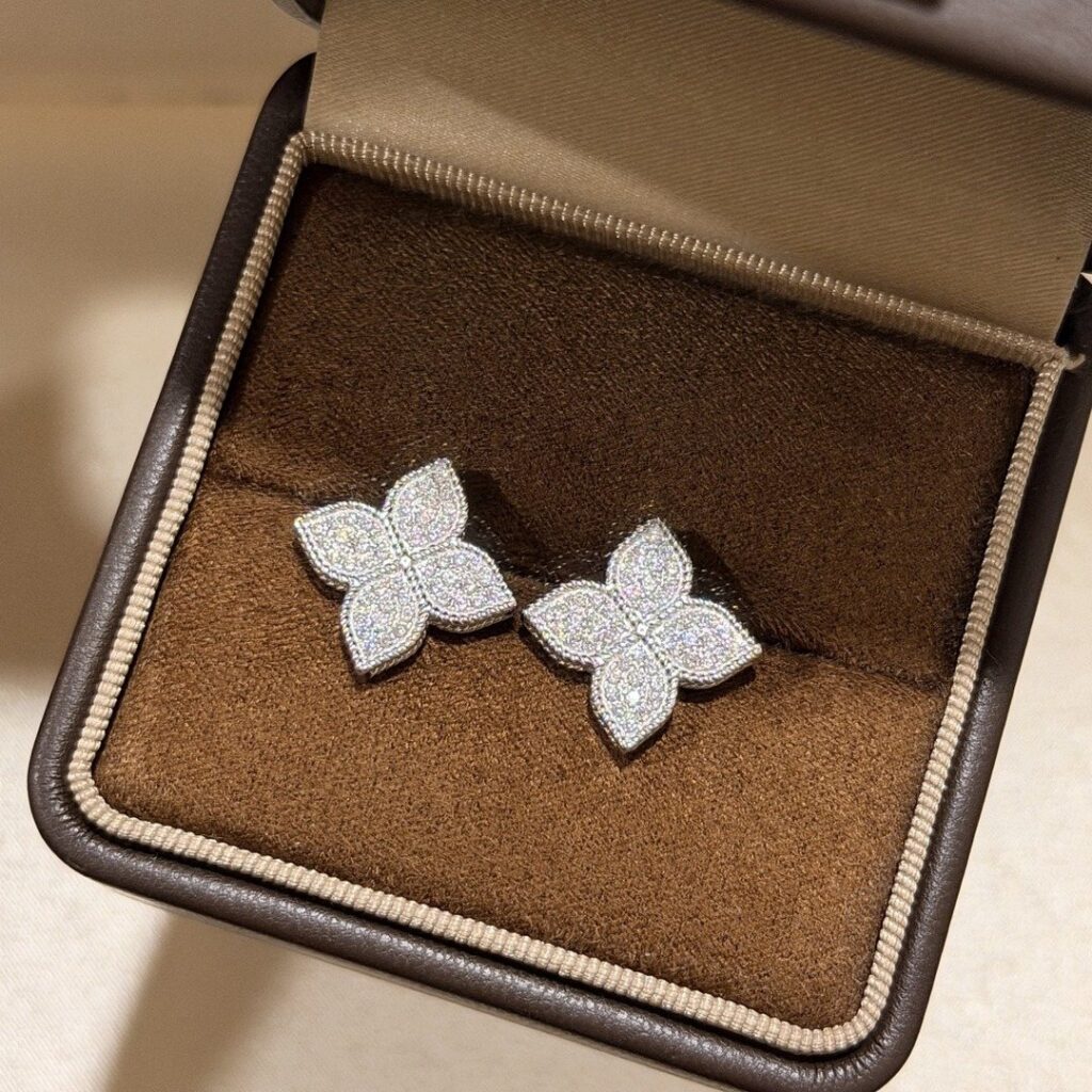 925 Sterling Silver Full Pave Clover Stud Earrings Wholesale