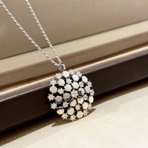 925 Sterling Silver Honeycomb Snowflake Jewelry Set Lifestyle View