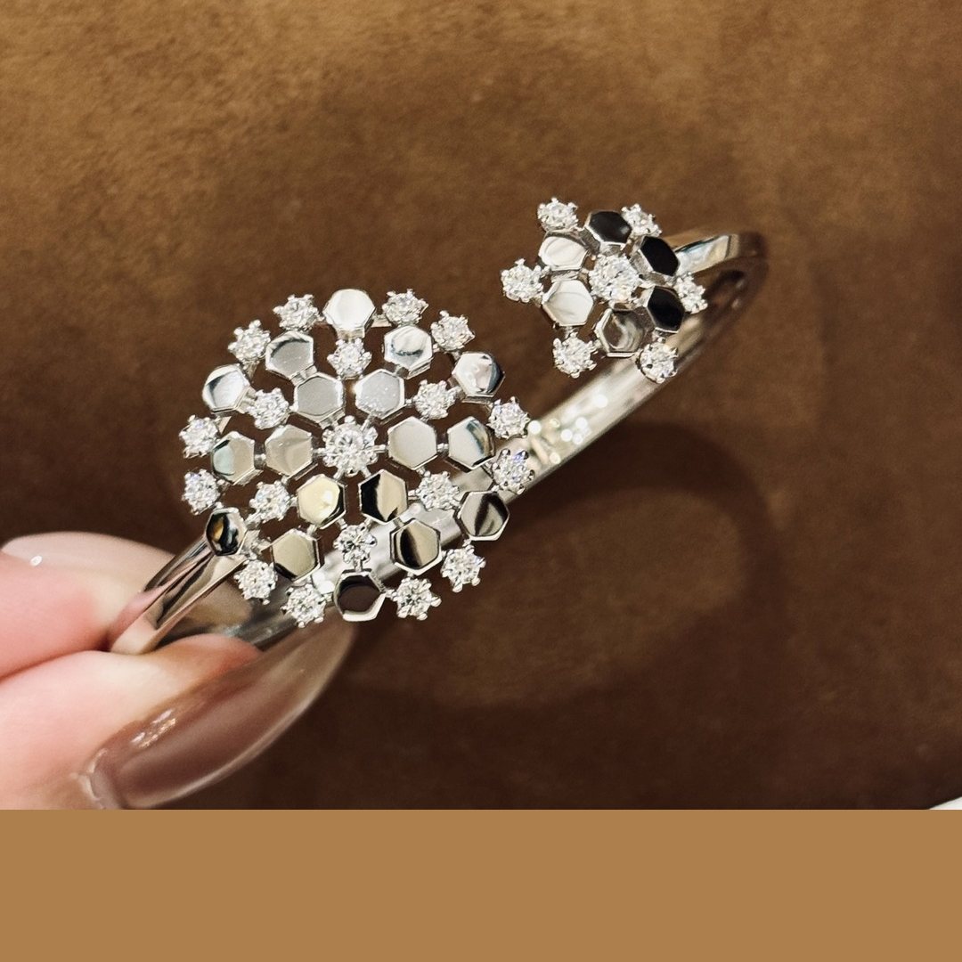 925 Sterling Silver Honeycomb Snowflake Open Bangle 925 Sterling Silver Honeycomb Snowflake Open Bangle