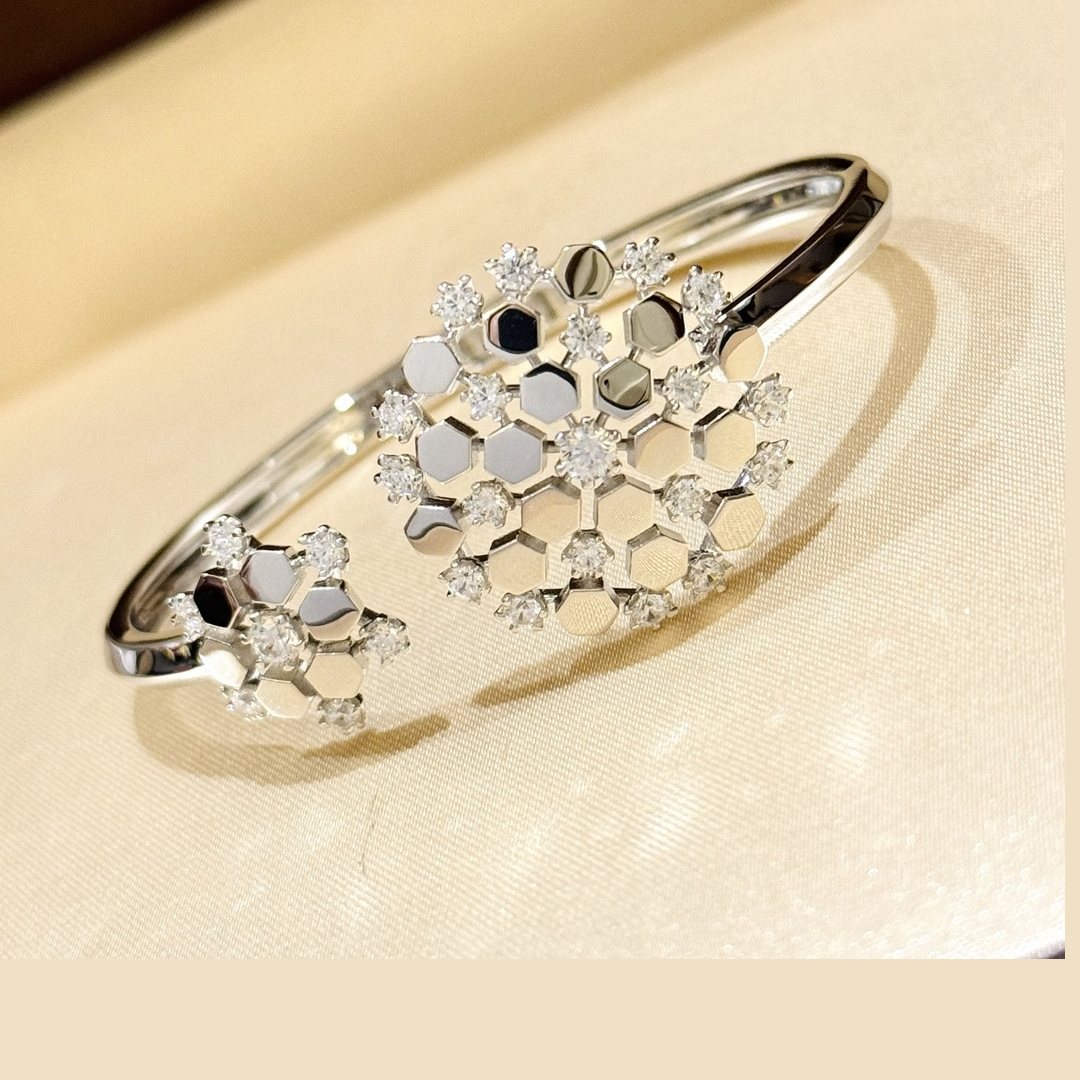 925 Sterling Silver Honeycomb Snowflake Open Bangle 925 Sterling Silver Honeycomb Snowflake Open Bangle