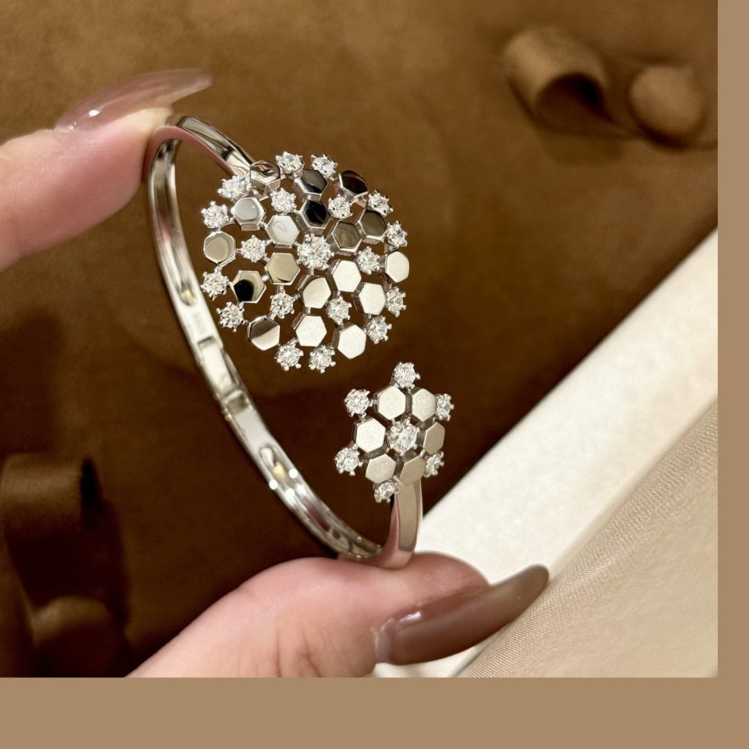 925 Sterling Silver Honeycomb Snowflake Open Bangle 925 Sterling Silver Honeycomb Snowflake Open Bangle