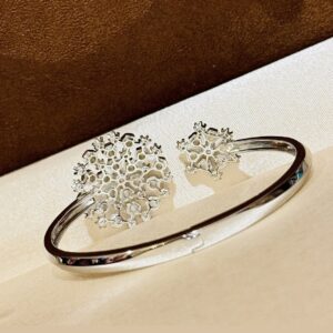 925 Sterling Silver Honeycomb Snowflake Open Bangle Lifestyle View