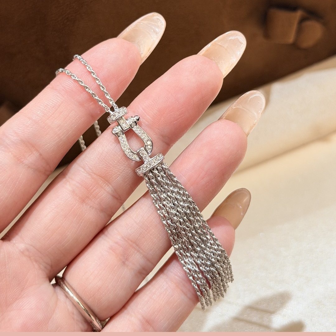 925 Sterling Silver Horsebit Tassel Necklace 925 Sterling Silver Horsebit Tassel Necklace
