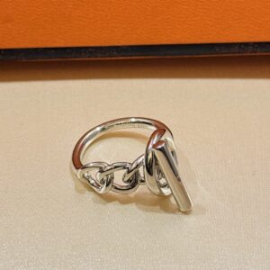 925 Sterling Silver Link Ring Detail