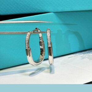 925 Sterling Silver Lock Stud Earrings Jewelry Display