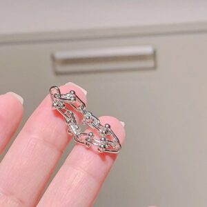 925 Sterling Silver Mini Link Ring Lifestyle View