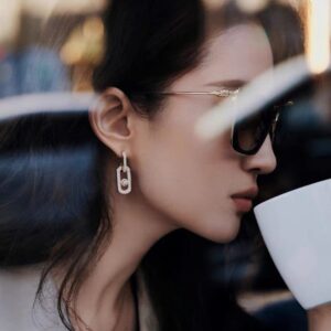 925 Sterling Silver Minimal Single Stone Sliding Stud Earrings Detail