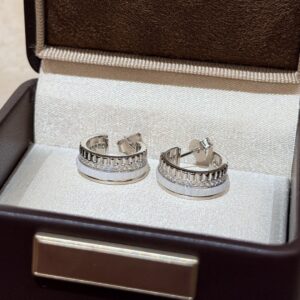 925 Sterling Silver Minimal Stud Earrings Detail