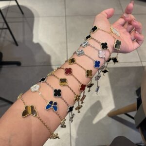 925 Sterling Silver Mixed Color Clover Bracelet Jewelry Display