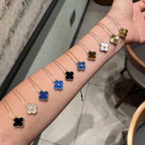 925 Sterling Silver Mixed Color Clover Necklace Detail