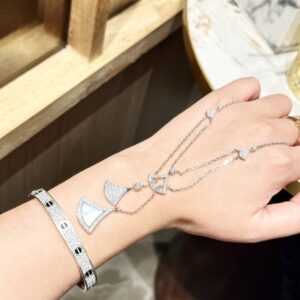 925 Sterling Silver Mother of Pearl Fan Shape Necklace Jewelry Display