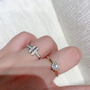 925 Sterling Silver Mother of Pearl T Shape Ring Set Detail