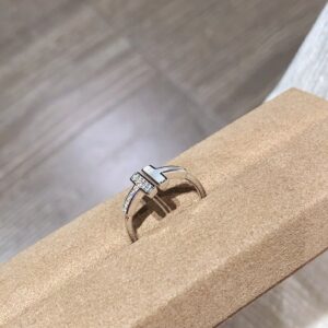 925 Sterling Silver Mother of Pearl T Shape Ring Set Close Up