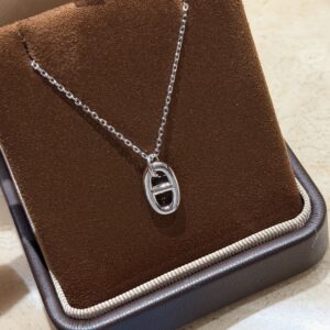 925 Sterling Silver Oval Link Necklace Detail