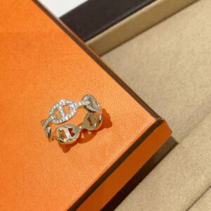 925 Sterling Silver Oval Link Ring Jewelry Display