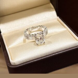 925 Sterling Silver Oval Stone Ring Close Up