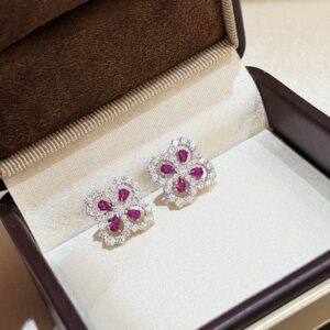 925 Sterling Silver Pave Clover Stud Earrings Jewelry Display