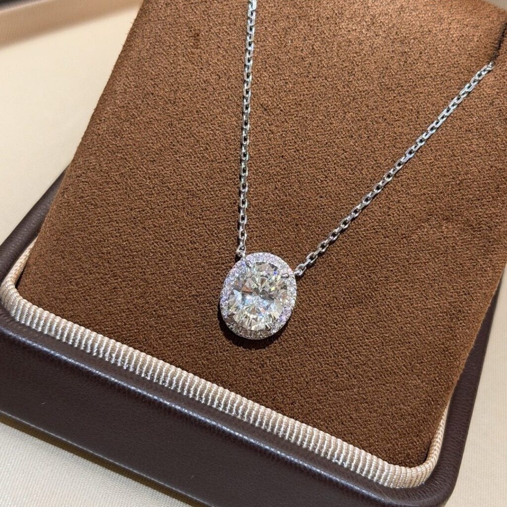 925 Sterling Silver Pave Oval Link Necklace Detail