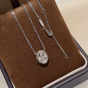 925 Sterling Silver Pave Oval Link Necklace Close Up