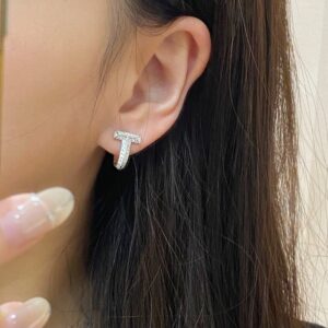 925 Sterling Silver Pave T Shape Stud Earrings Detail