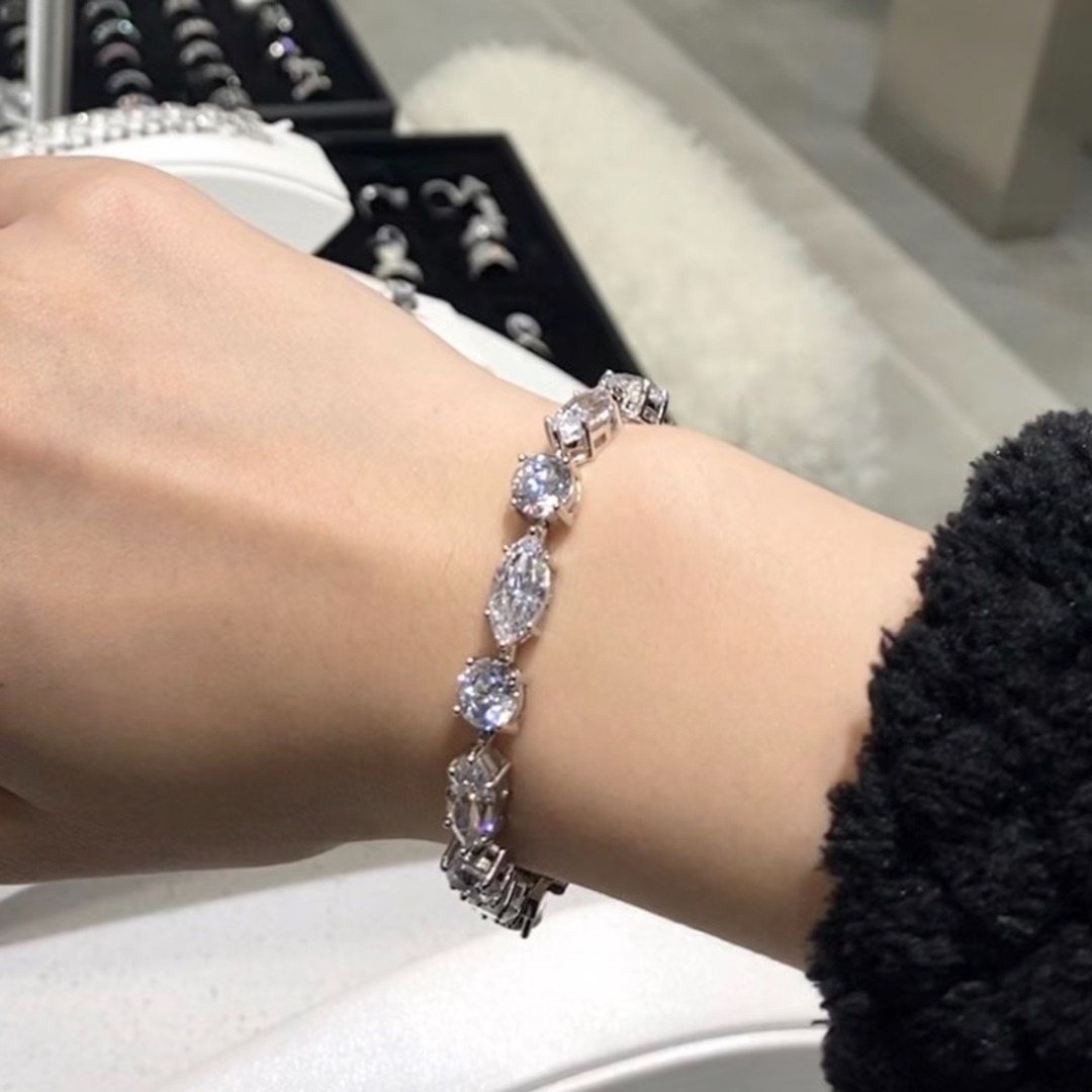 925 Sterling Silver Pave Teardrop Bracelet 925 Sterling Silver Pave Teardrop Bracelet