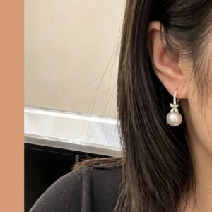 925 Sterling Silver Pearl Cross Stud Earrings Detail