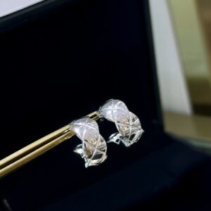 925 Sterling Silver Quilted Earrings Detail