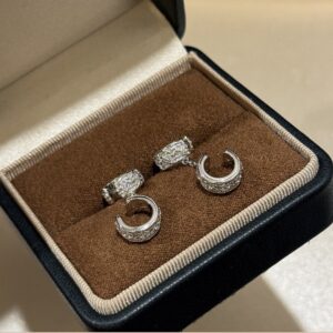 925 Sterling Silver Quilted Openwork Stud Earrings Detail