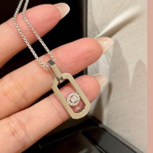 925 Sterling Silver Refined Single Stone Sliding Necklace Close Up
