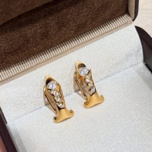 925 Sterling Silver Screw Stud Earrings Close Up