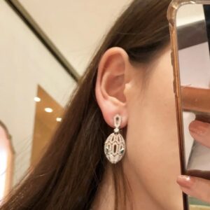 925 Sterling Silver Serpent Emerald Stone Stud Earrings Jewelry Display