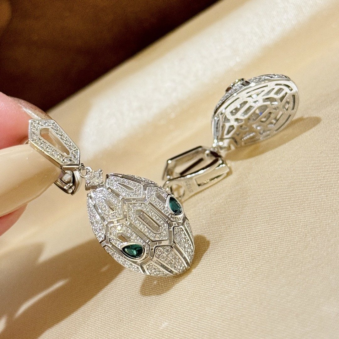 925 Sterling Silver Serpent Emerald Stone Stud Earrings 925 Sterling Silver Serpent Emerald Stone Stud Earrings